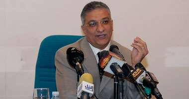 أحمد زكى بدر وزير التعليم