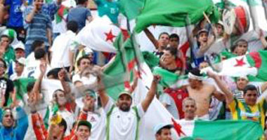 جماهير الجزائر لم تمتلك إلا الحسرة عقب الهزيمة الثقيلة 
