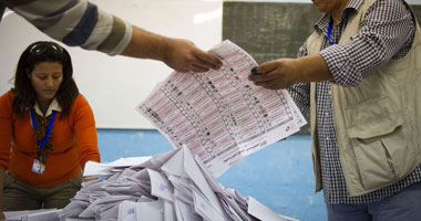 تصويت المصريين فى الخارج يثير  الجدل