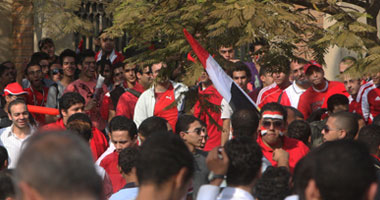 الشرطة الأنجولية تحتجز الجمهور المصرى منعاً للصدام مع الجزائريين