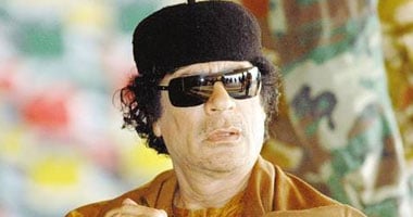 القذافى يدعو الليبيين للزحف إلى طرابلس