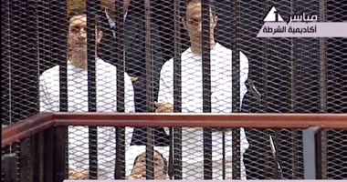محاكمة مبارك وعلاء وجمال فى قضية قتل المتظاهرين