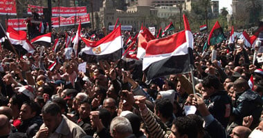 جانب من آلاف المصريين المحتشدين بميدان التحرير ـ صورة أرشيفية -