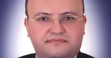 الدكتور حسام حسنى أستاذ الجراحة والتجميل المساعد بكلية طب جامعة القاهرة
