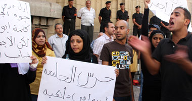جانب من احتجاجات شباب القوى الوطنية ضد ممارسات حرس جامعة عين شمس